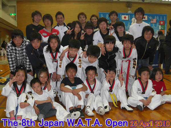 �e�R���h�[�̎�����ɋL�O�B�e