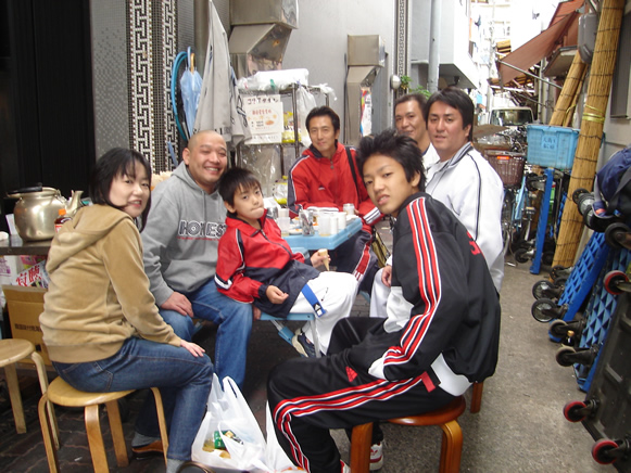 �e�R���h�[�ŃI�����s�b�N�֍s�����B���_������낤�B