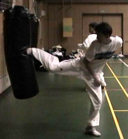 �e�R���h�[�ł̓T���h�o�b�N���R��܂�